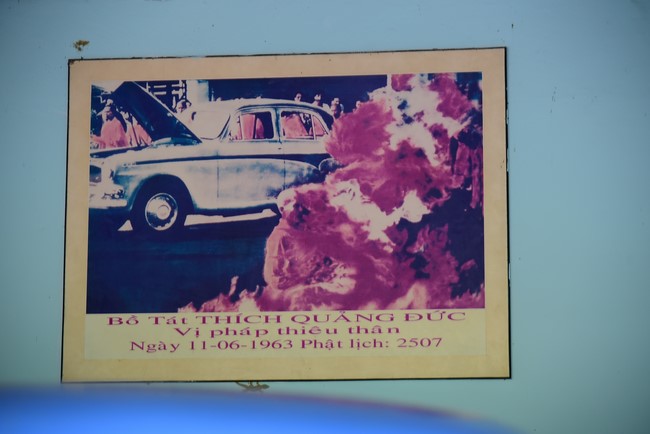 Tham quan và cúng dường chùa Linh Mụ, Huế